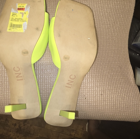 Sandals - Picture 1 of 3